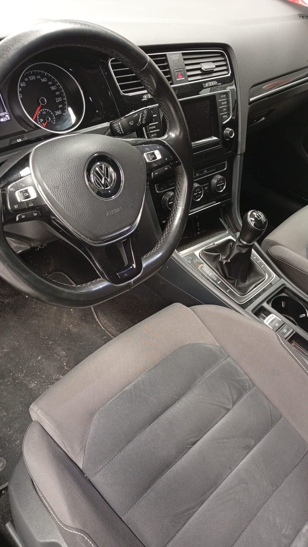 VOLKSWAGEN GOLF 2.0TDI