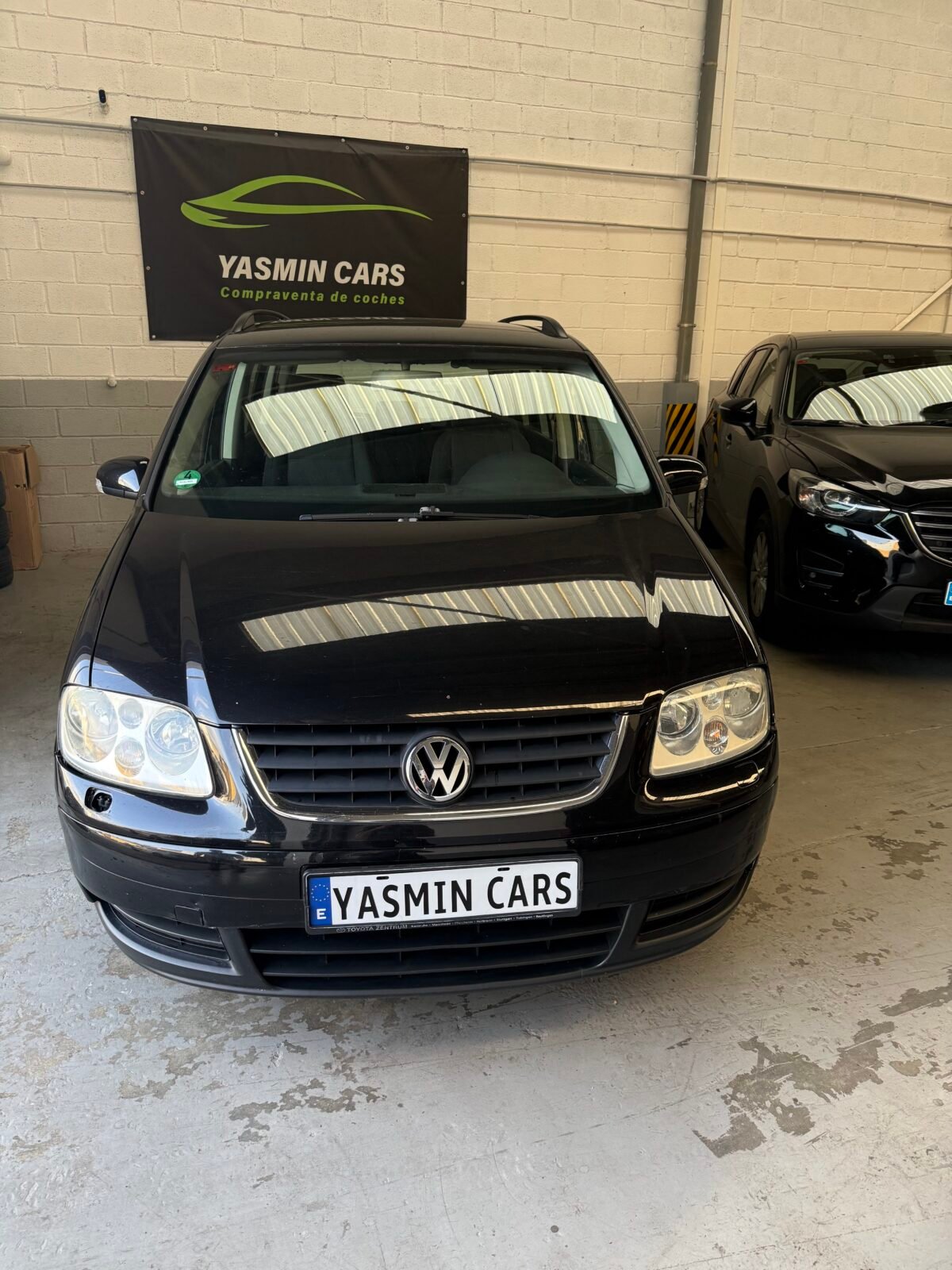 VOLKSWAGEN Touran