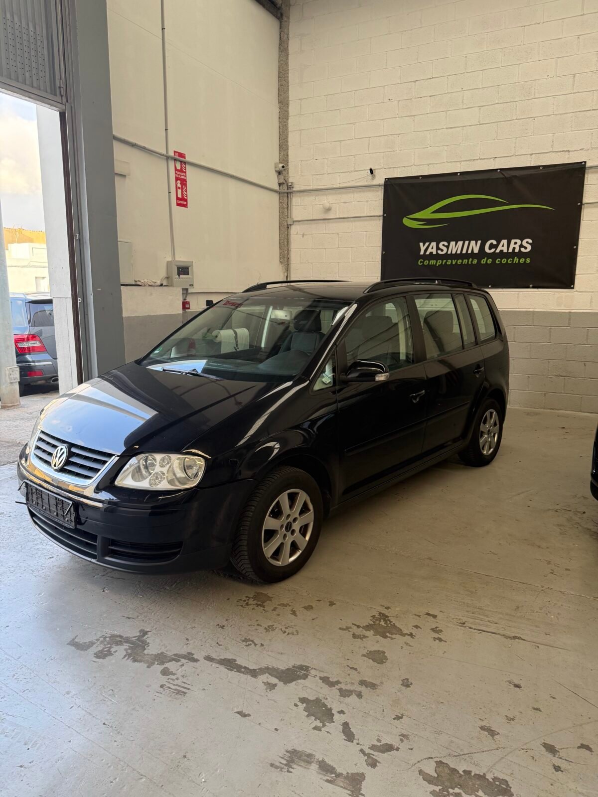 VOLKSWAGEN Touran