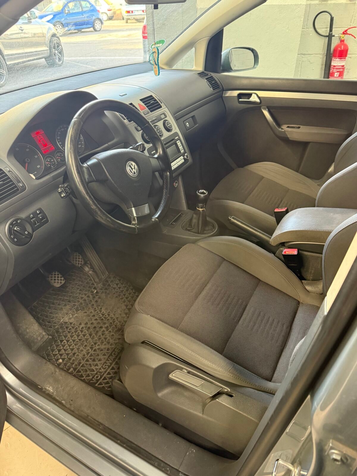 VOLKSWAGEN Touran