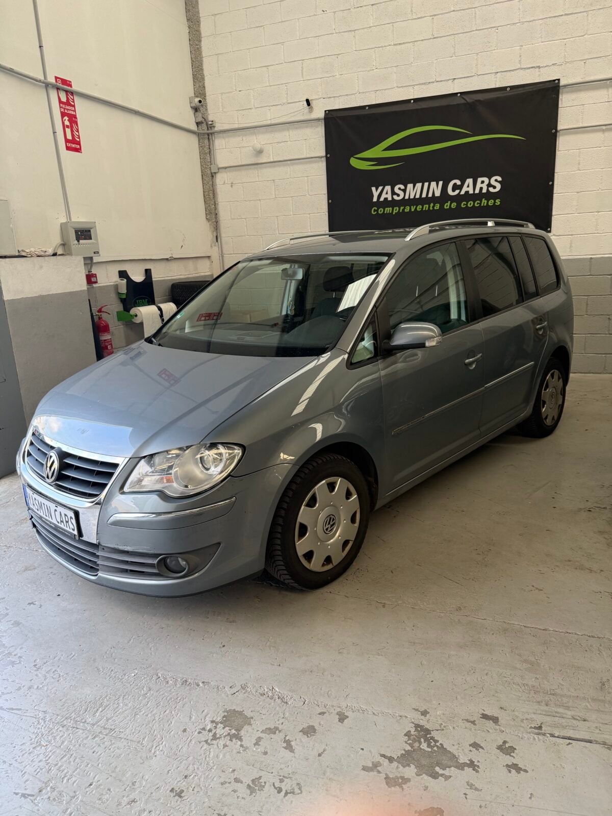 VOLKSWAGEN Touran