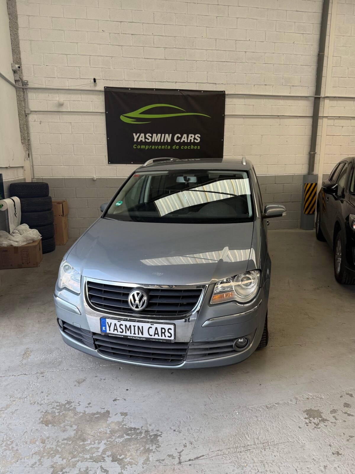 VOLKSWAGEN Touran